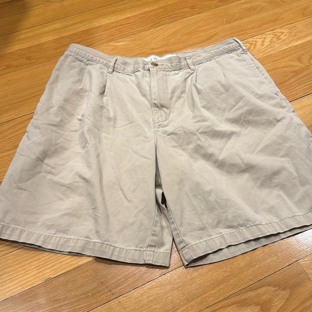 Lands’ End the legacy chino men shorts size 38.